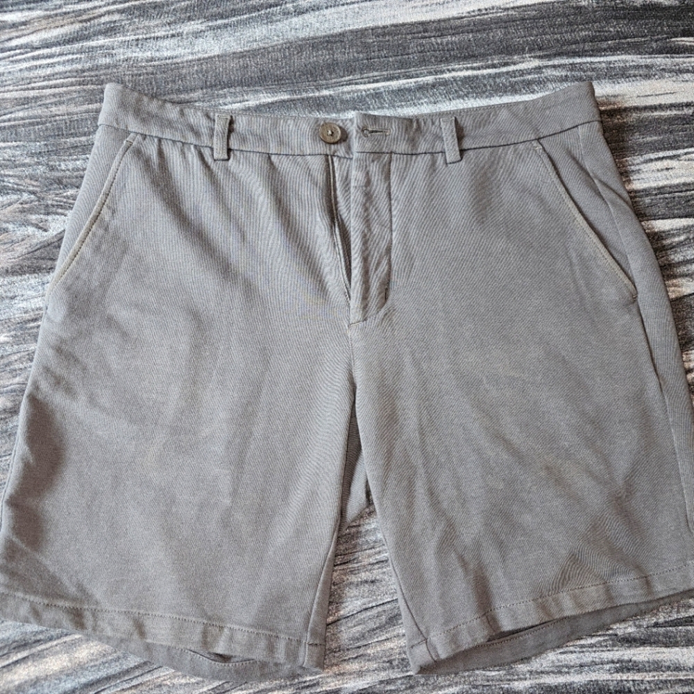 Stone Rose Large Gray Shorts
